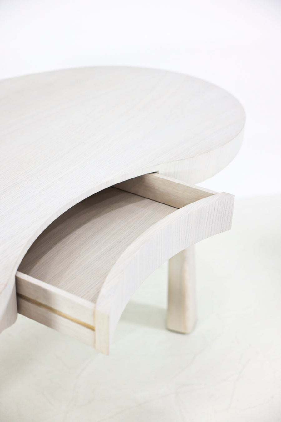 Le Serene Desk